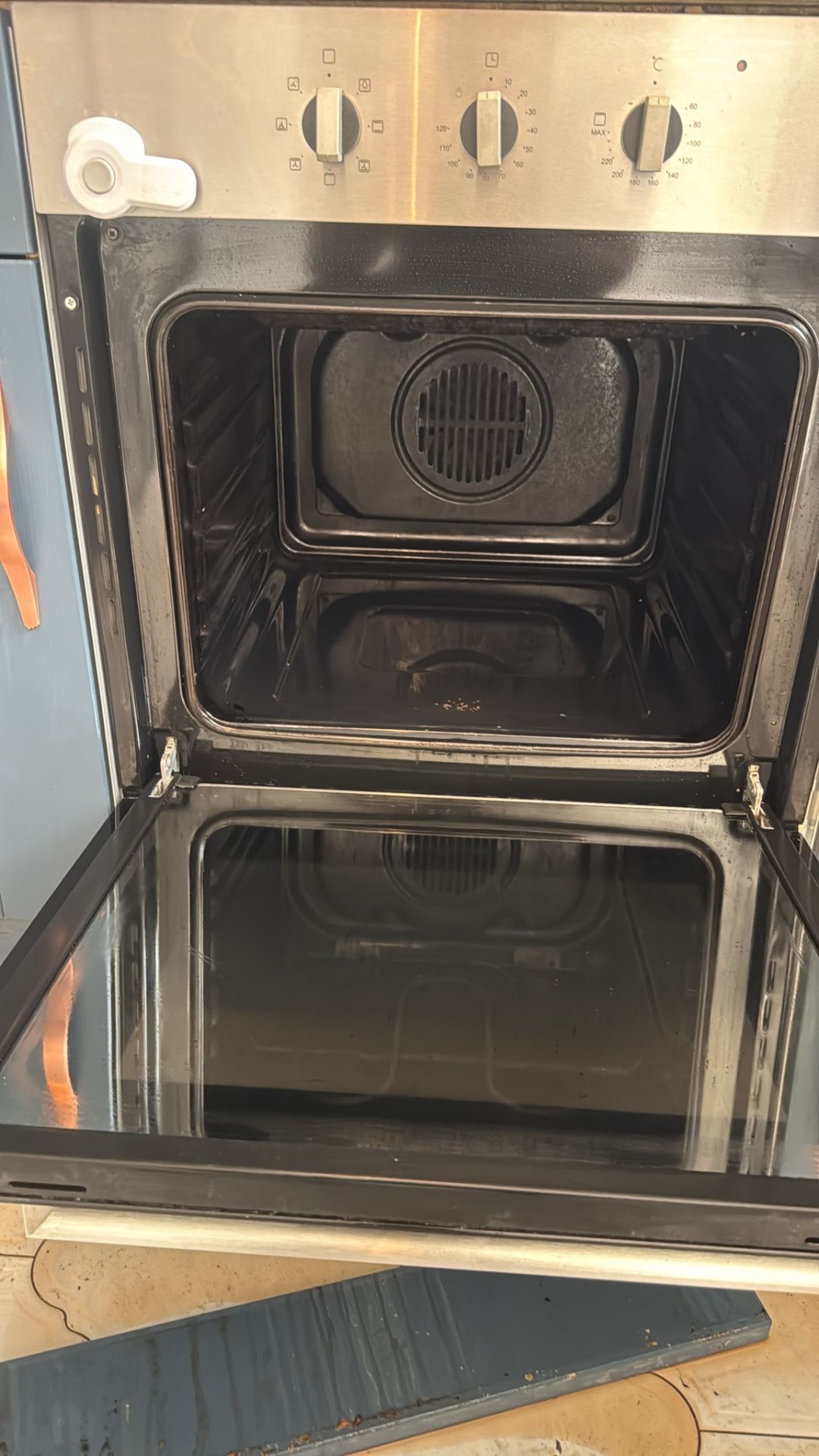 Before and after photo of a Wolverhampton oven deep clean by PortiaPro — after